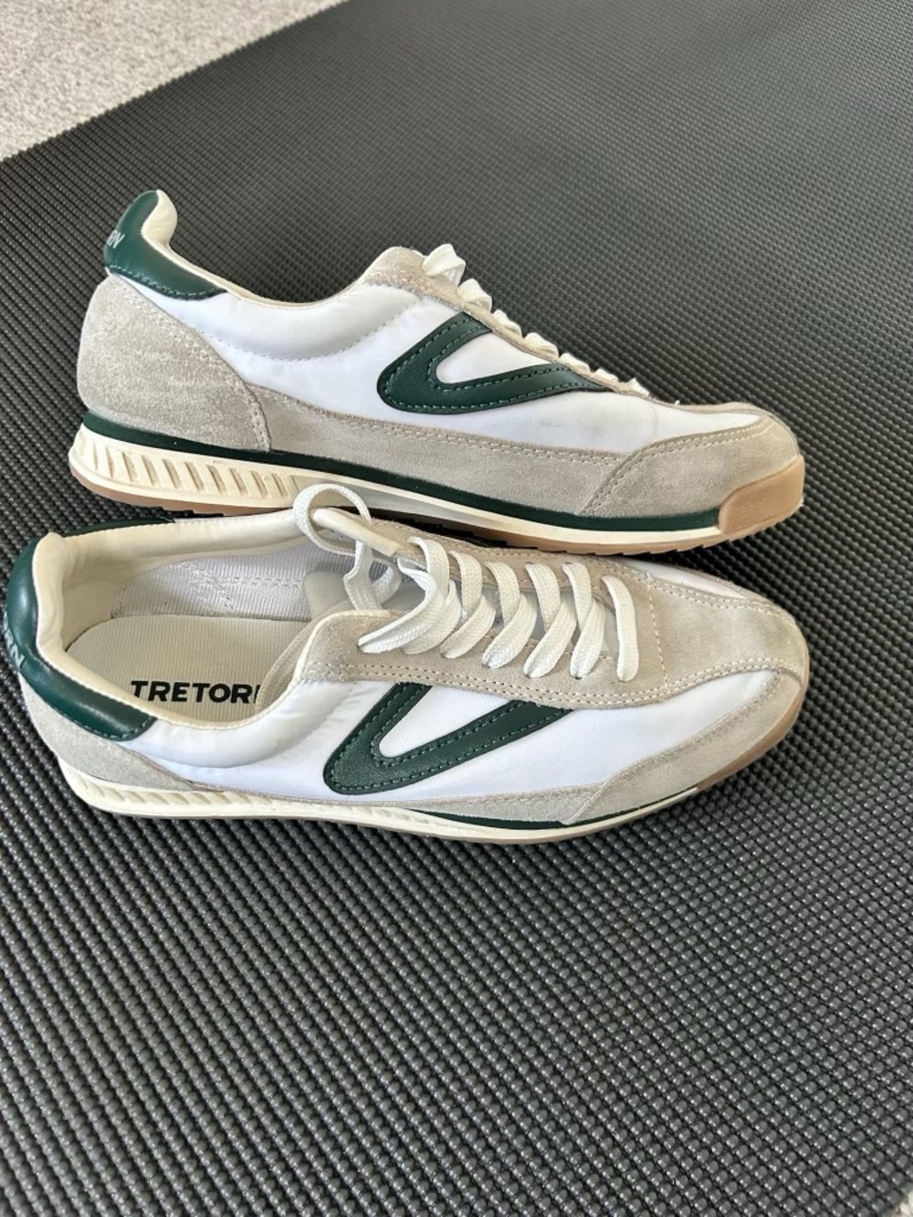 Tretorn Women’s Retro Runner in White, Beige & Dark Green
